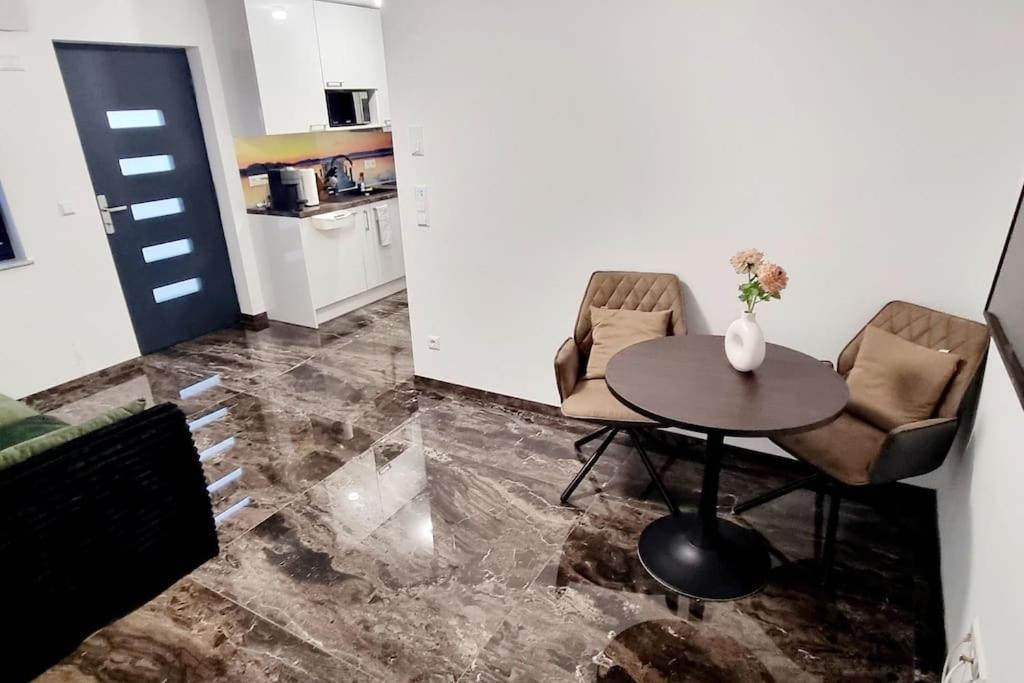 Einliegerwohnung Neu In Vaihingen Enz Horrheim מראה חיצוני תמונה